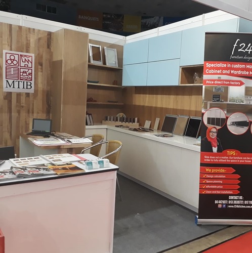 Antara Set Kitchen oleh F24 Kitchen di pameran Homedec